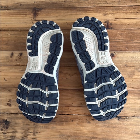 Women's Brooks Ghost 12 Gray Running Shoes size 9.5 - Picture 6 of 6